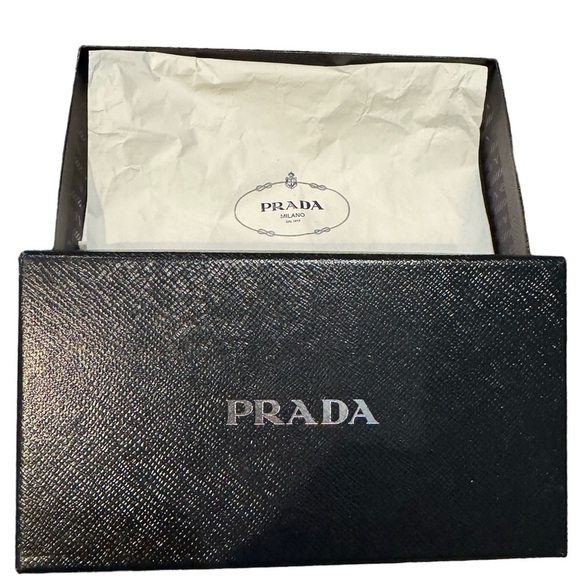 Prada Saffiano Leather Fiocco (bow flap) in RARE Violeta Purple 1M1132 - Picture 13 of 13